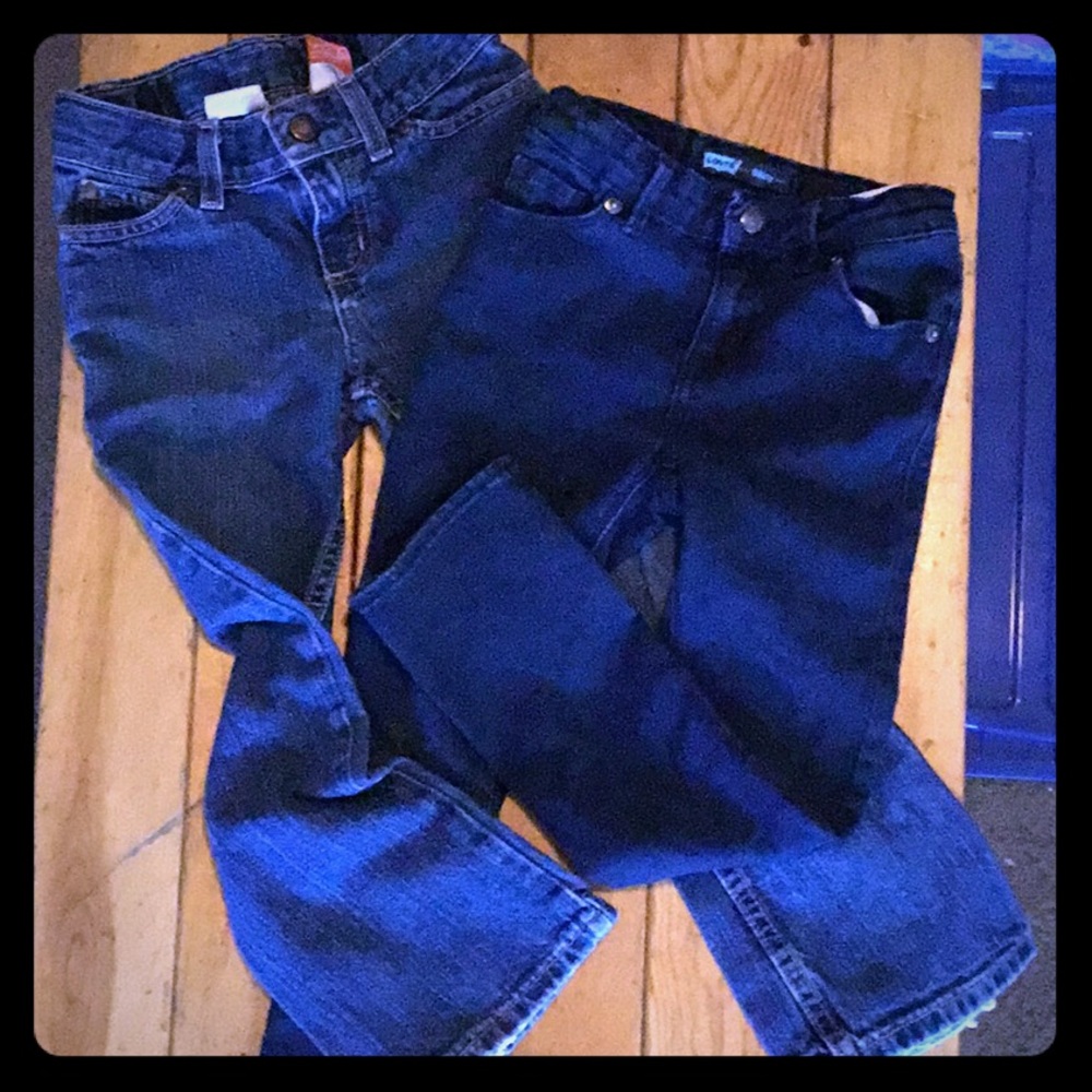 Bundle of 2 pairs of girls size 6 jeans.